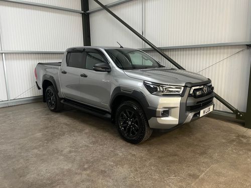 2021 (71) Toyota Hilux Invincible X 2.8 6 Speed Manual 4x4 - LAZER LIGHTS