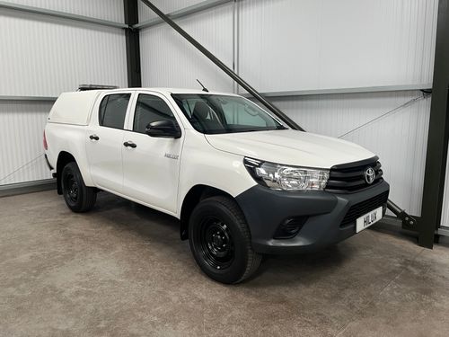 2020 (70) Toyota Hilux Active 4x4 Pickup * 80k miles *