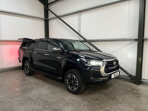 2023 (73) Toyota Hilux Invincible 2.8 4x4 Automatic Pickup * 59k miles *