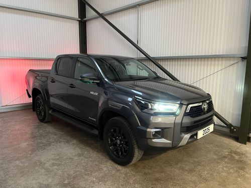 2025 Toyota Hilux Invincible X 2.8 6 Speed Automatic 4x4 * CHOICE OF 2 *