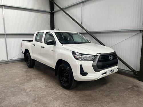 2024 Toyota Hilux Active Double Cab Pickup 4x4 * 9K miles * NO VAT *